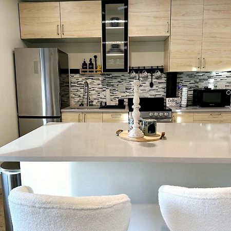 Contemporary Downtown Condo Джаксънвил Екстериор снимка