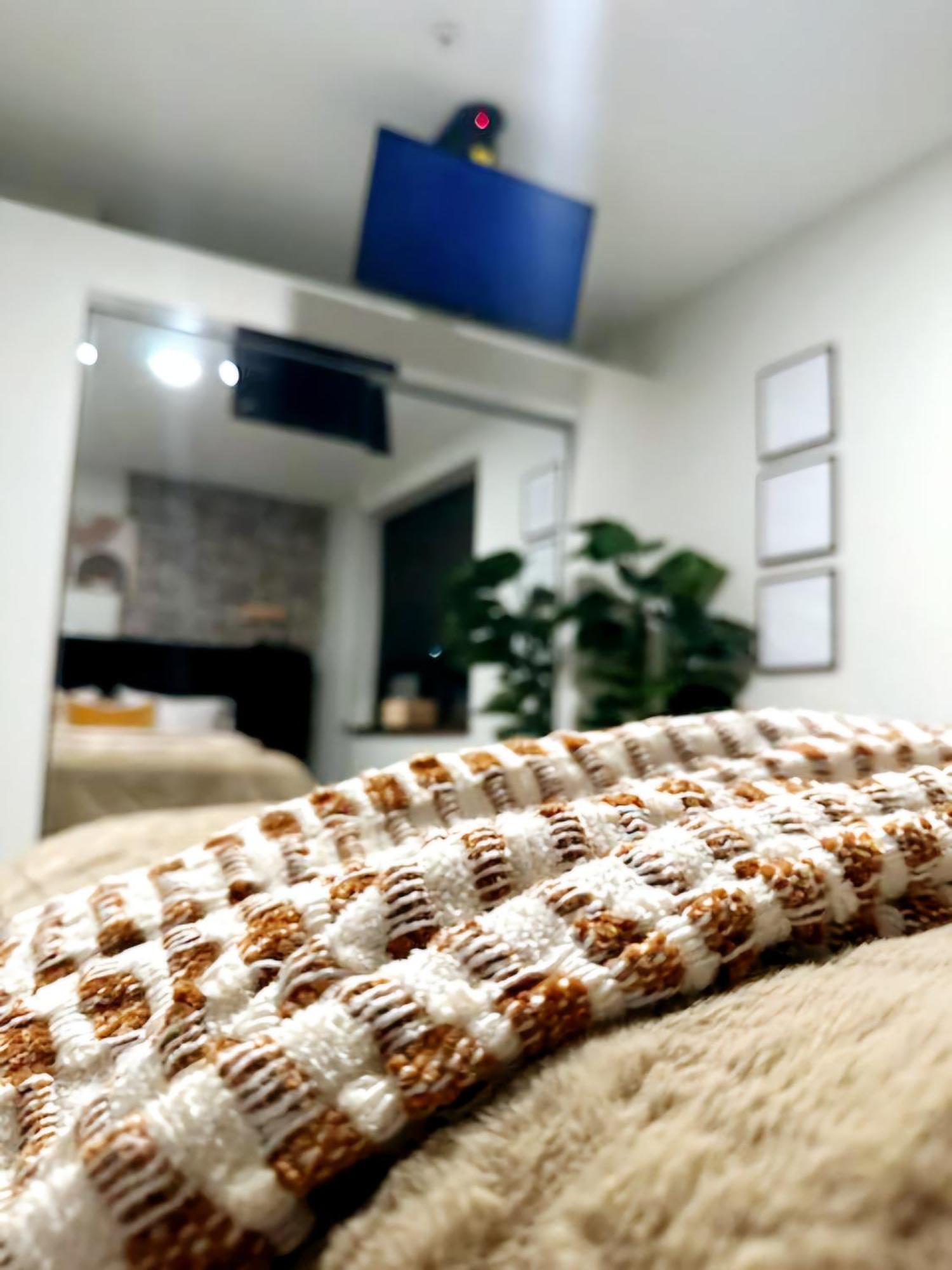 Contemporary Downtown Condo Джаксънвил Екстериор снимка